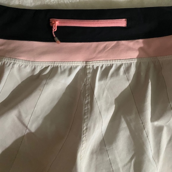 Lululemon Groovy Run Short Dune Gros Gingham Plaid Bleached Coral/Black - Picture 9 of 11